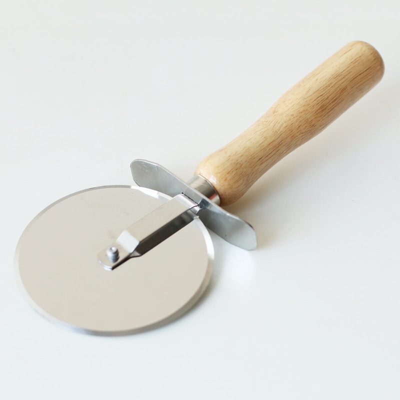 Pizza Cutter with Wooden Handle – 4