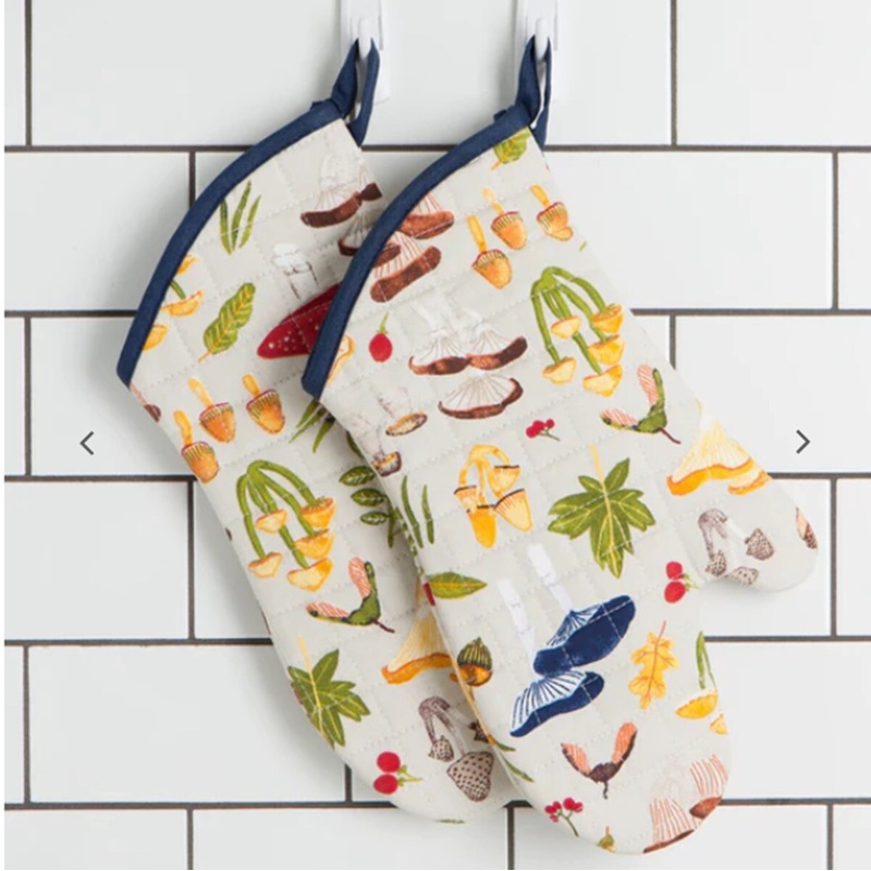 Field Mushrooms Oven Mitt
