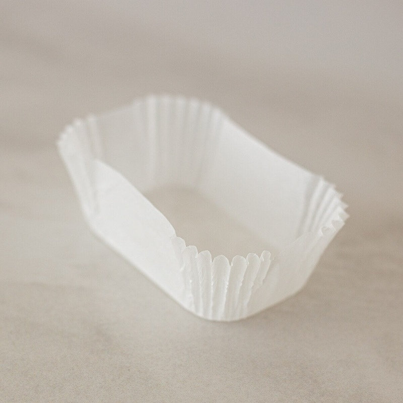 Eclair Tray 3-1/4 x 1-7/8 x 1-1/4 – 500 Count