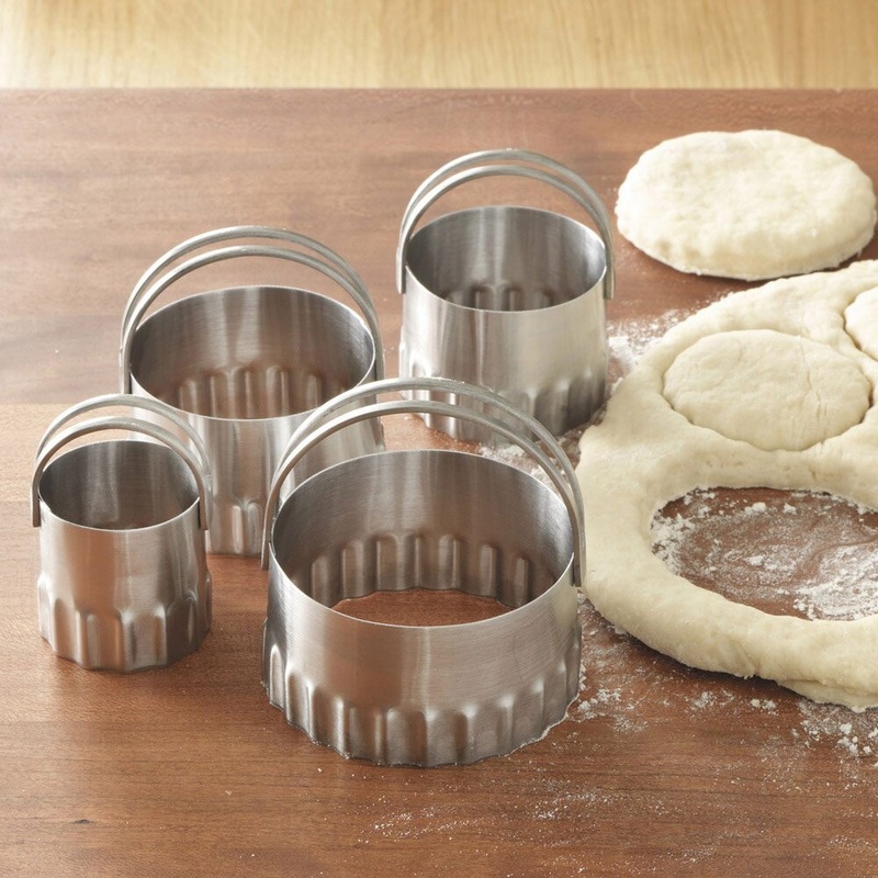Round Rippled Biscuit Cutters – Set of 4