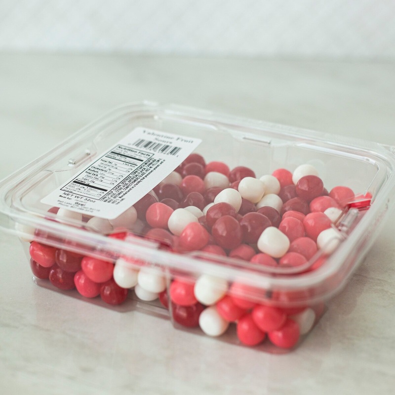 Valentine Fruit Sours – 32 Oz Container