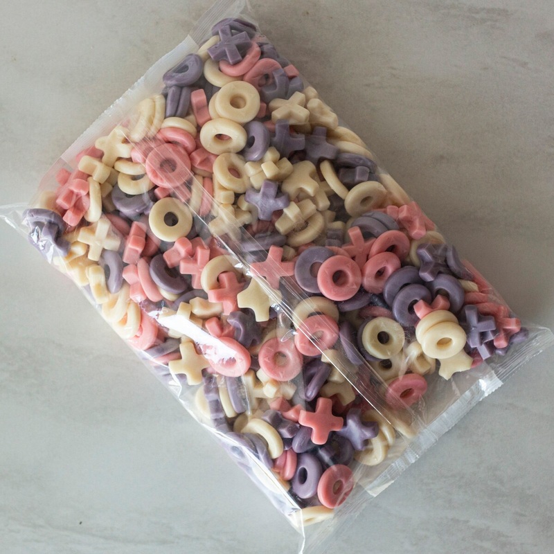 Valentine’s Gummi Hugs & Kisses – 5 Lb