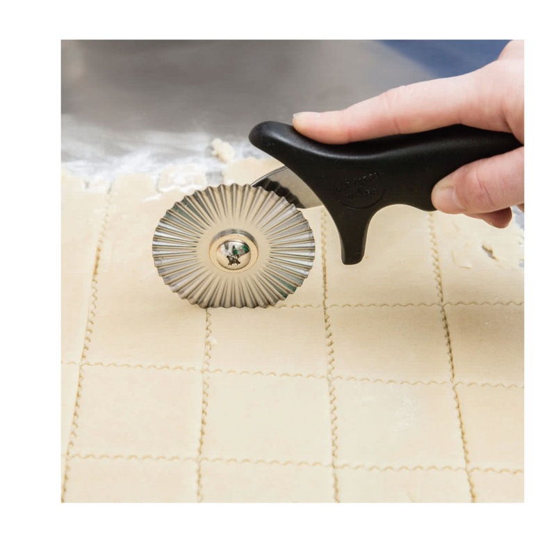 Ateco 1323 Fluted Pastry Wheel